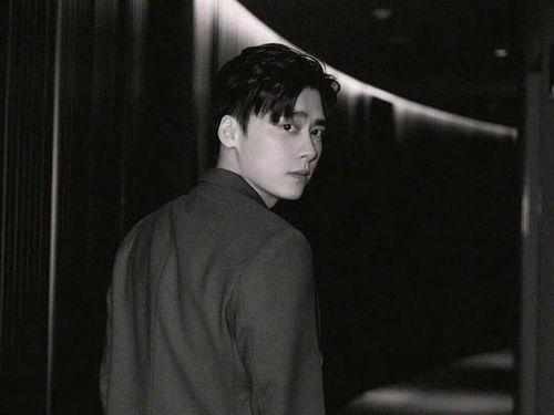 李易峰被人爆料图片视频,真相究竟如何? 第1张 李易峰被人爆料图片视频,真相究竟如何? 第1张